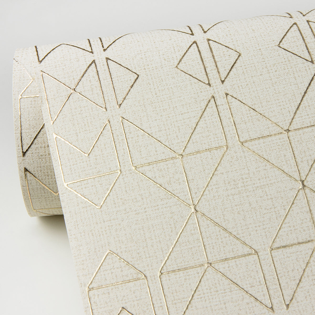 paititi-gold-diamond-trellis-wallpaper-york-wallcoverings-4019-86403