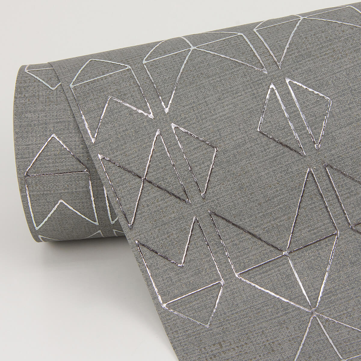 paititi-sterling-diamond-trellis-wallpaper-york-wallcoverings-4019-86405