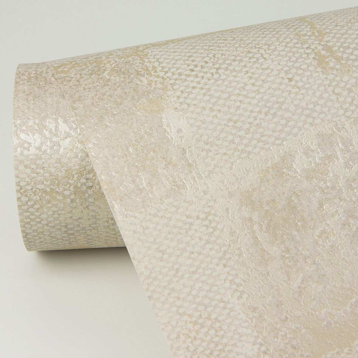 varak-gold-checkerboard-wallpaper-york-wallcoverings-4019-86422