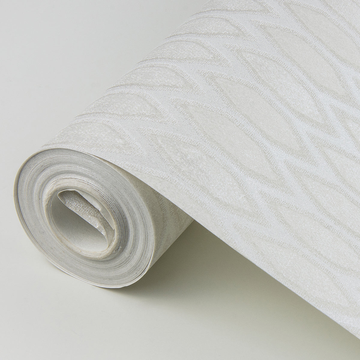 damour-cream-hexagon-ogee-wallpaper-york-wallcoverings-4019-86462