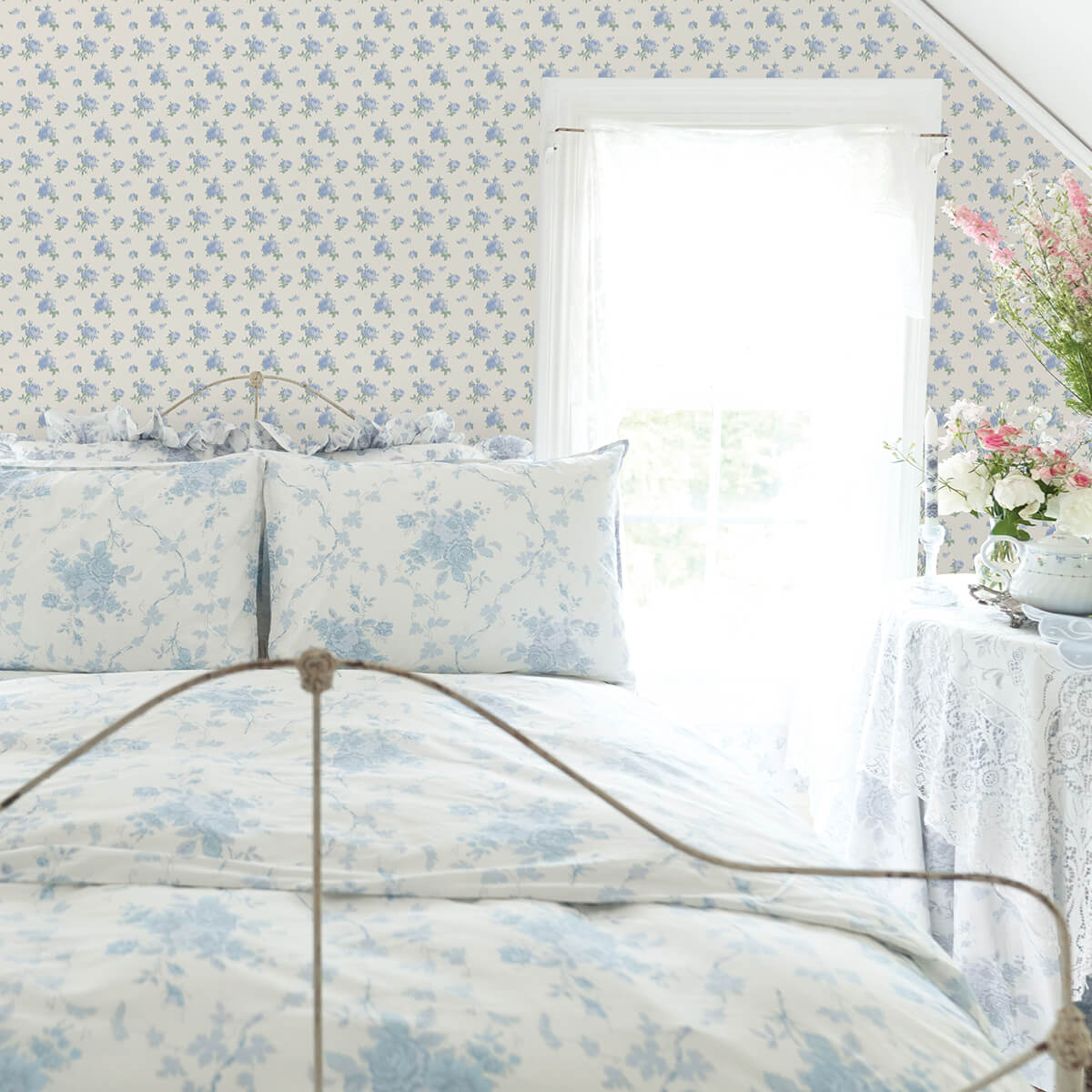 ikat-rose-blue-small-print-wallpaper-york-wallcoverings-ast4107 - York Wallcoverings Papel pintado