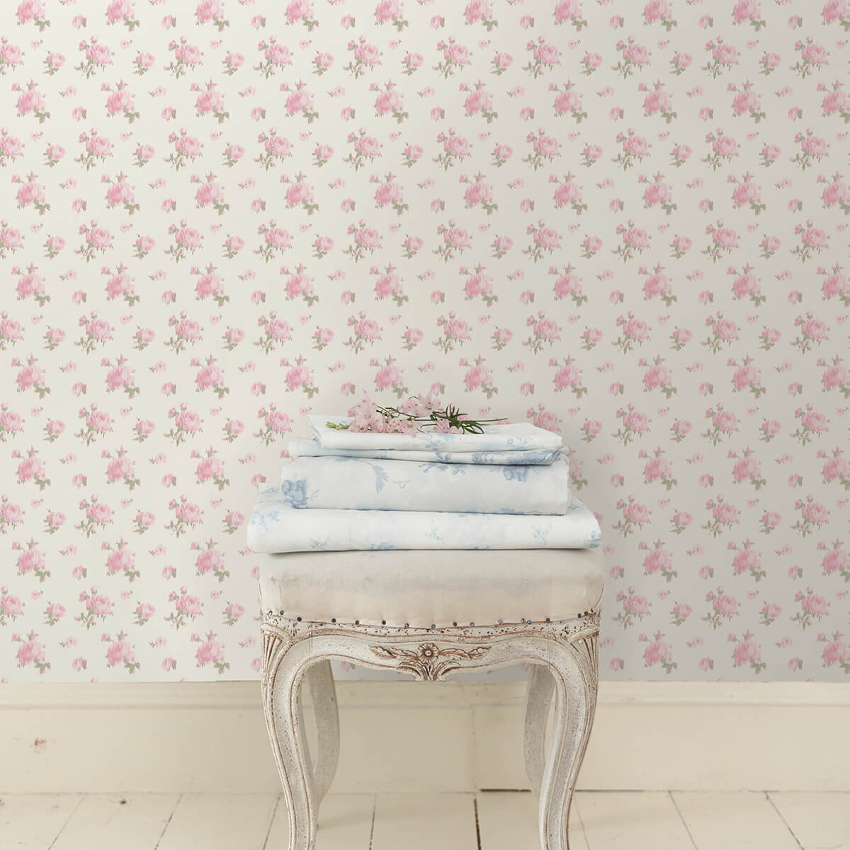 ikat-rose-tinted-petals-small-print-wallpaper-york-wallcoverings-ast4108 - York Wallcoverings Papel pintado