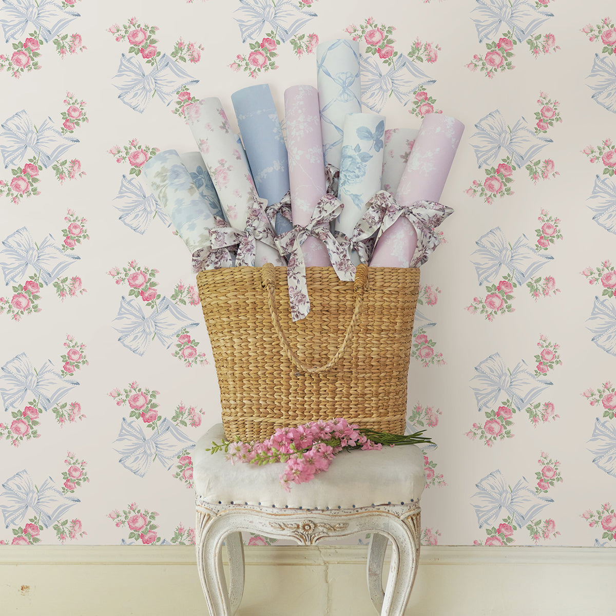 rosa-beaux-light-blue-large-bow-spot-wallpaper-york-wallcoverings-ast4113