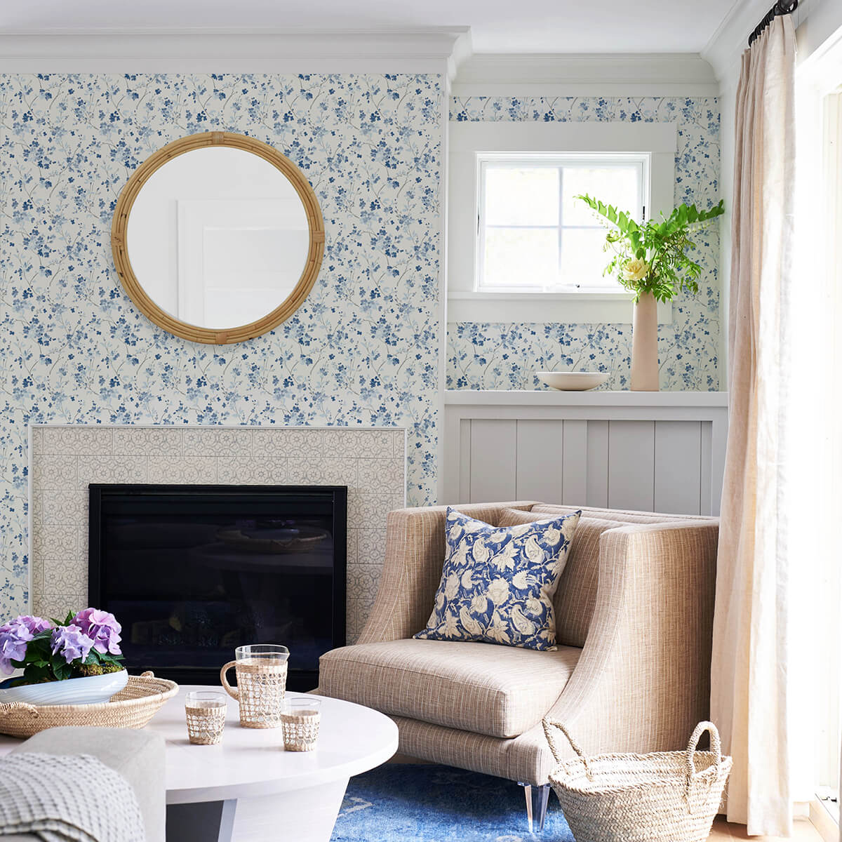 glinda-navy-floral-trail-wallpaper-york-wallcoverings-3122-10902 - York Wallcoverings Wallpaper