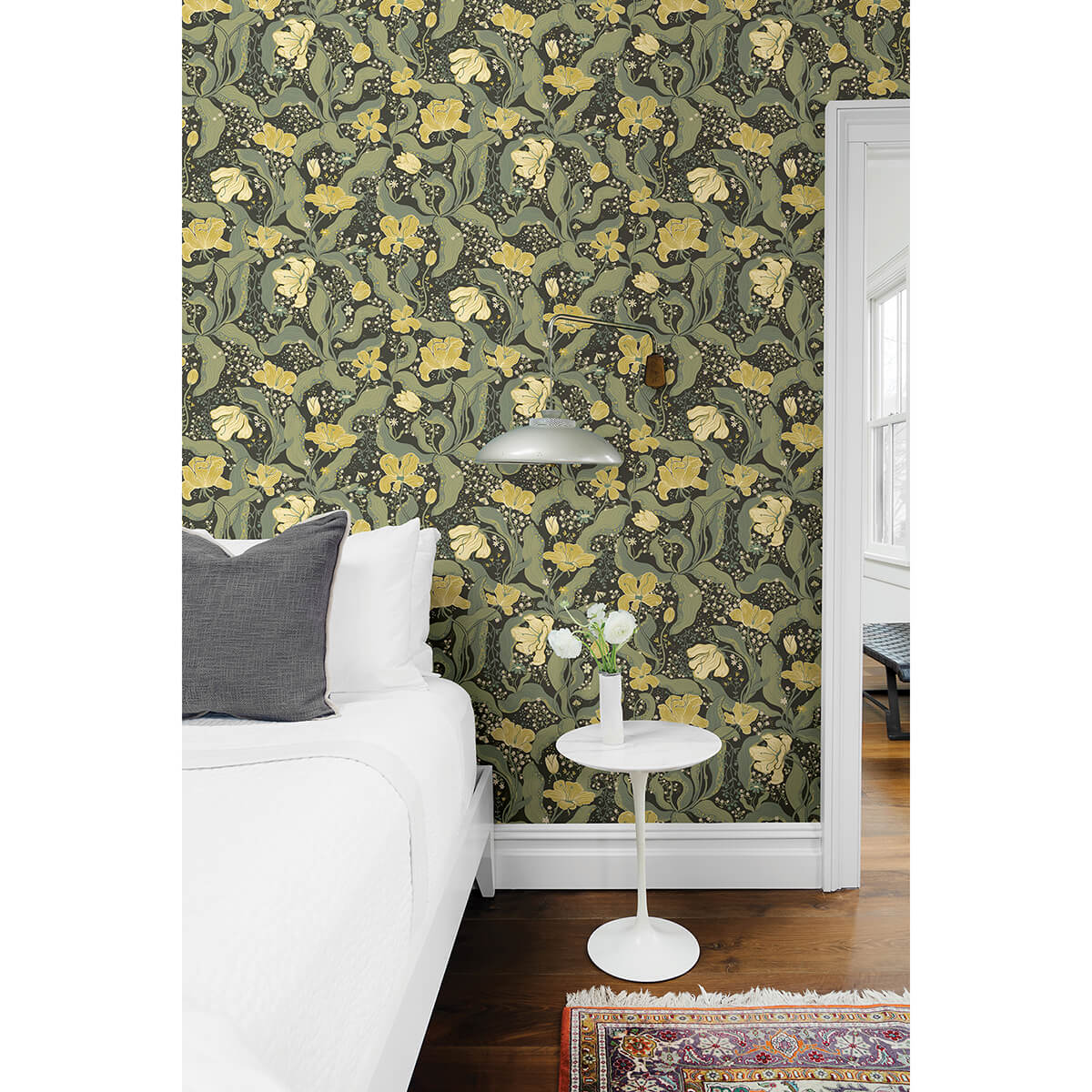 bodri-green-tulip-garden-wallpaper-york-wallcoverings-2932-65113 - York Wallcoverings Papel pintado