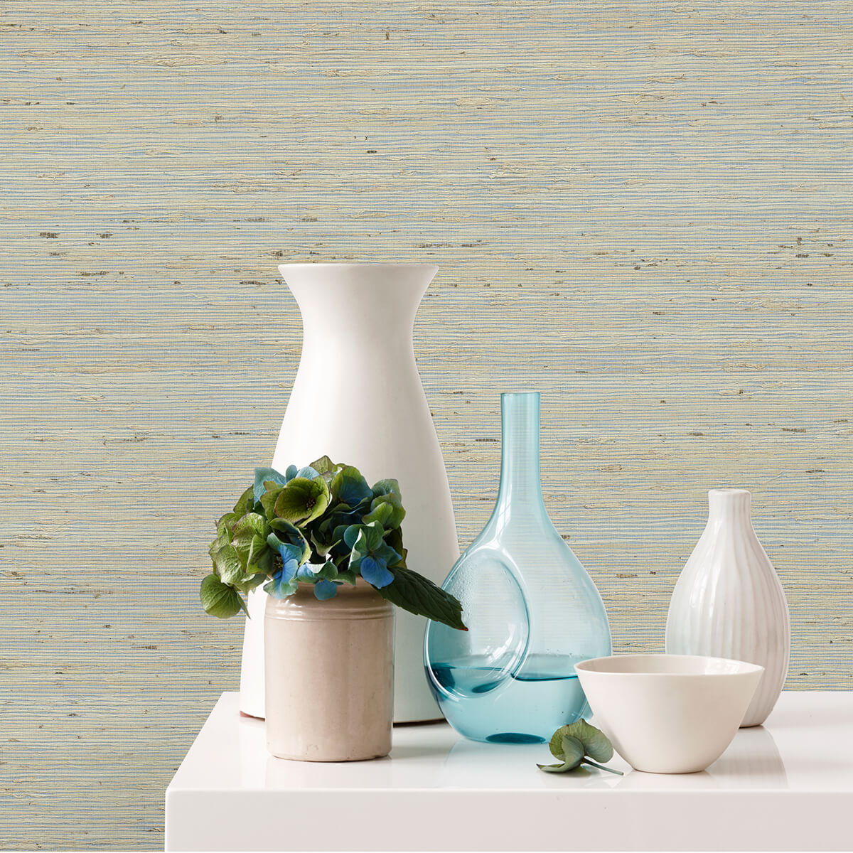 aiko-silver-sisal-grasscloth-wallpaper-york-wallcoverings-2972-86123 - York Wallcoverings Papel pintado
