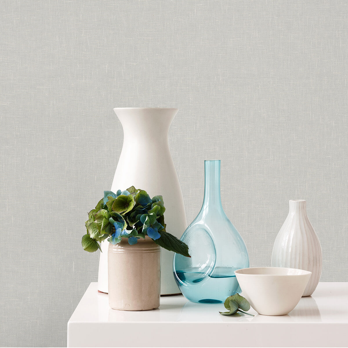 donmei-light-grey-linen-wallpaper-york-wallcoverings-2972-86134 - York Wallcoverings Papel pintado