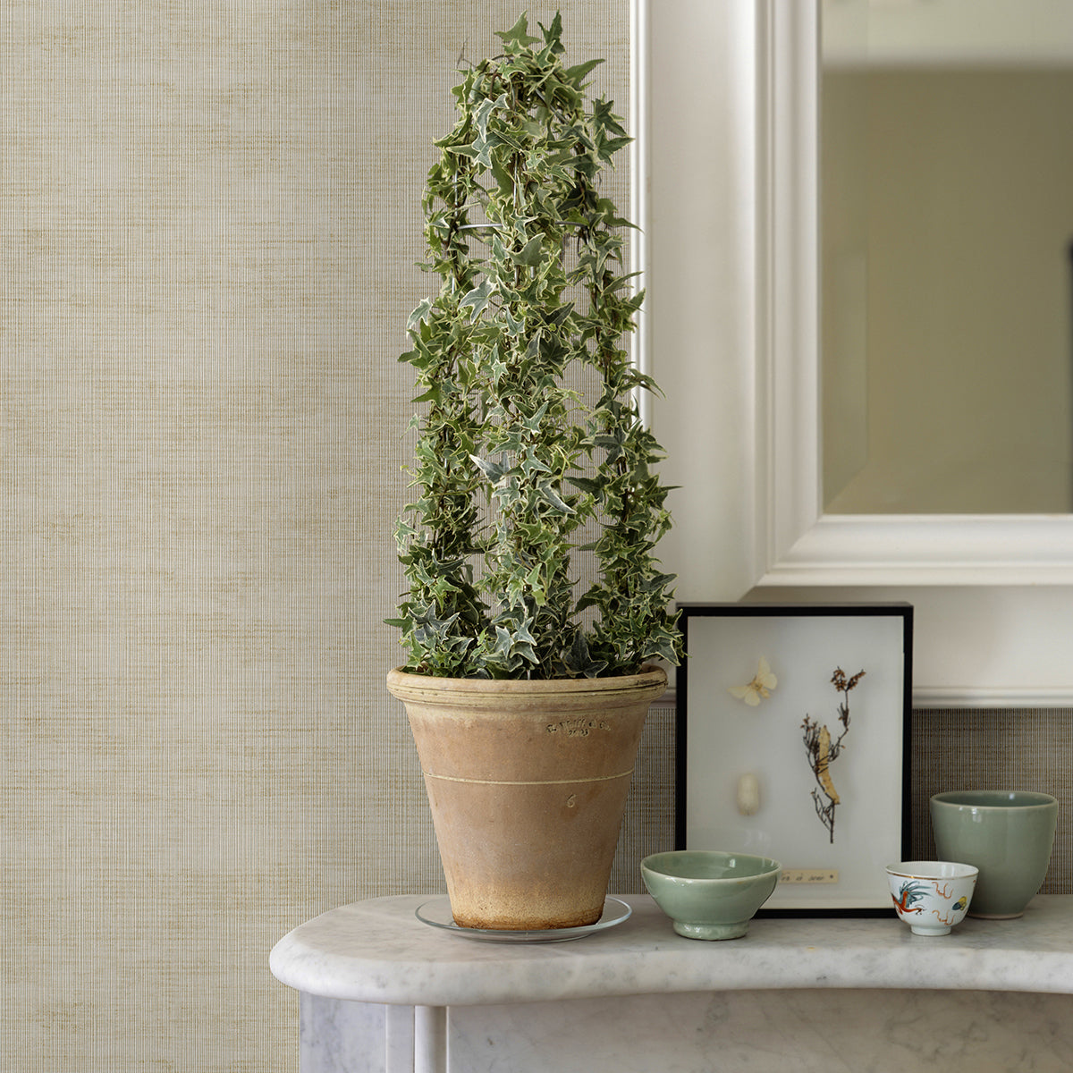 yawen-gold-string-wallpaper-york-wallcoverings-2972-86175
