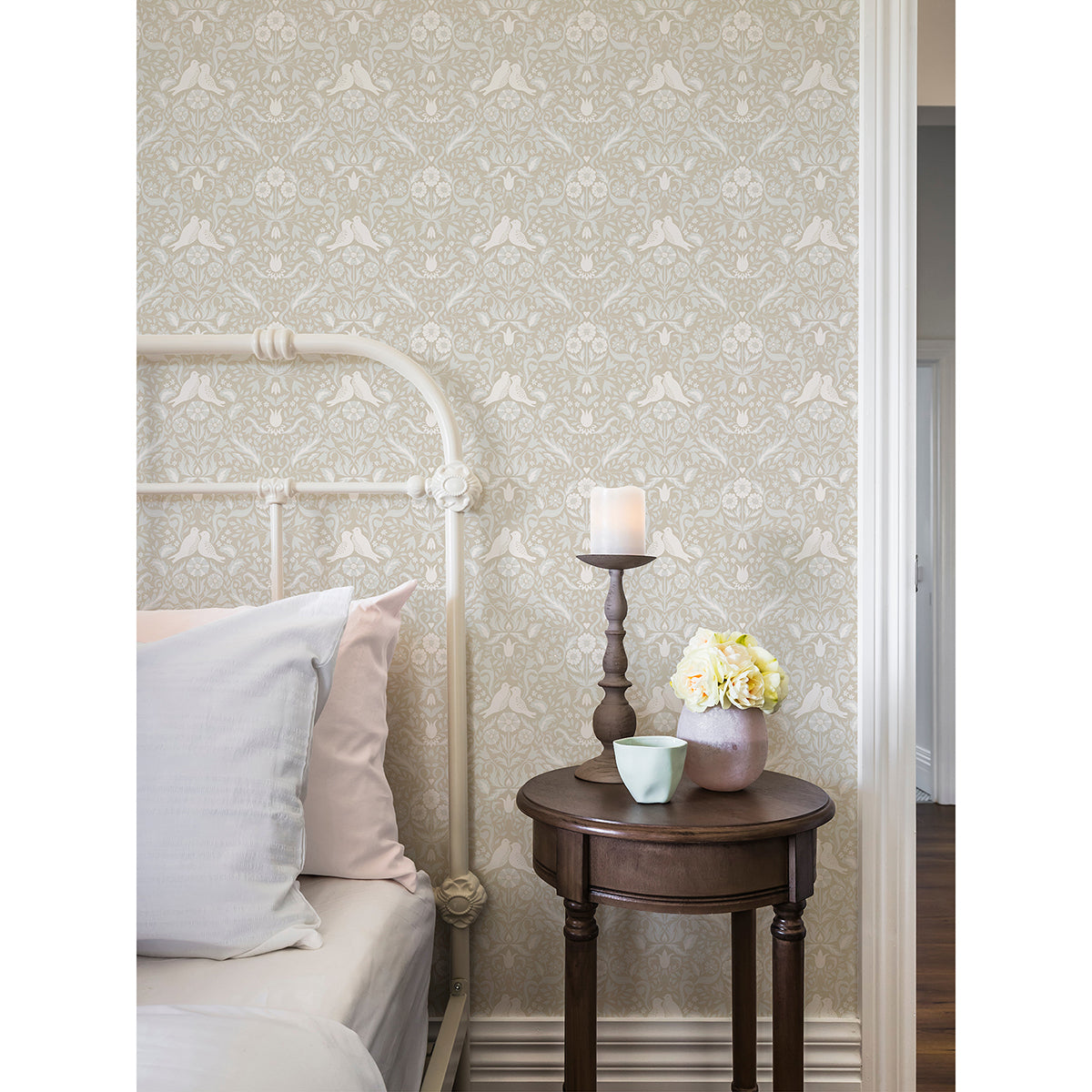 niki-beige-country-kitsch-wallpaper-york-wallcoverings-2999-14026