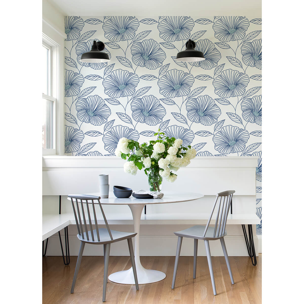 mythic-blue-floral-wallpaper-york-wallcoverings-2973-91135 - York Wallcoverings Papel pintado