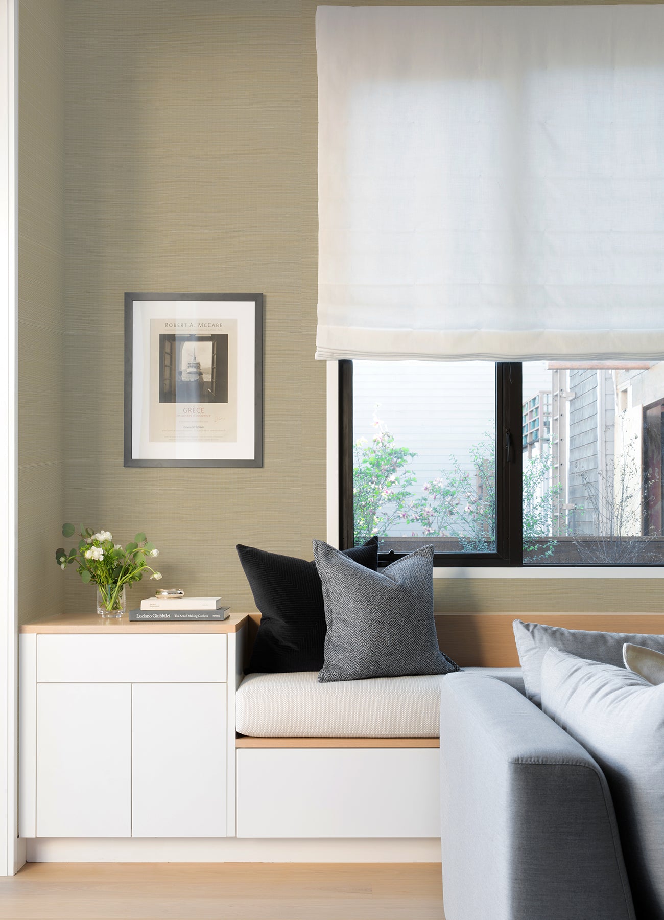 sakiya-neutral-grasscloth-wallpaper-york-wallcoverings-2923-86136