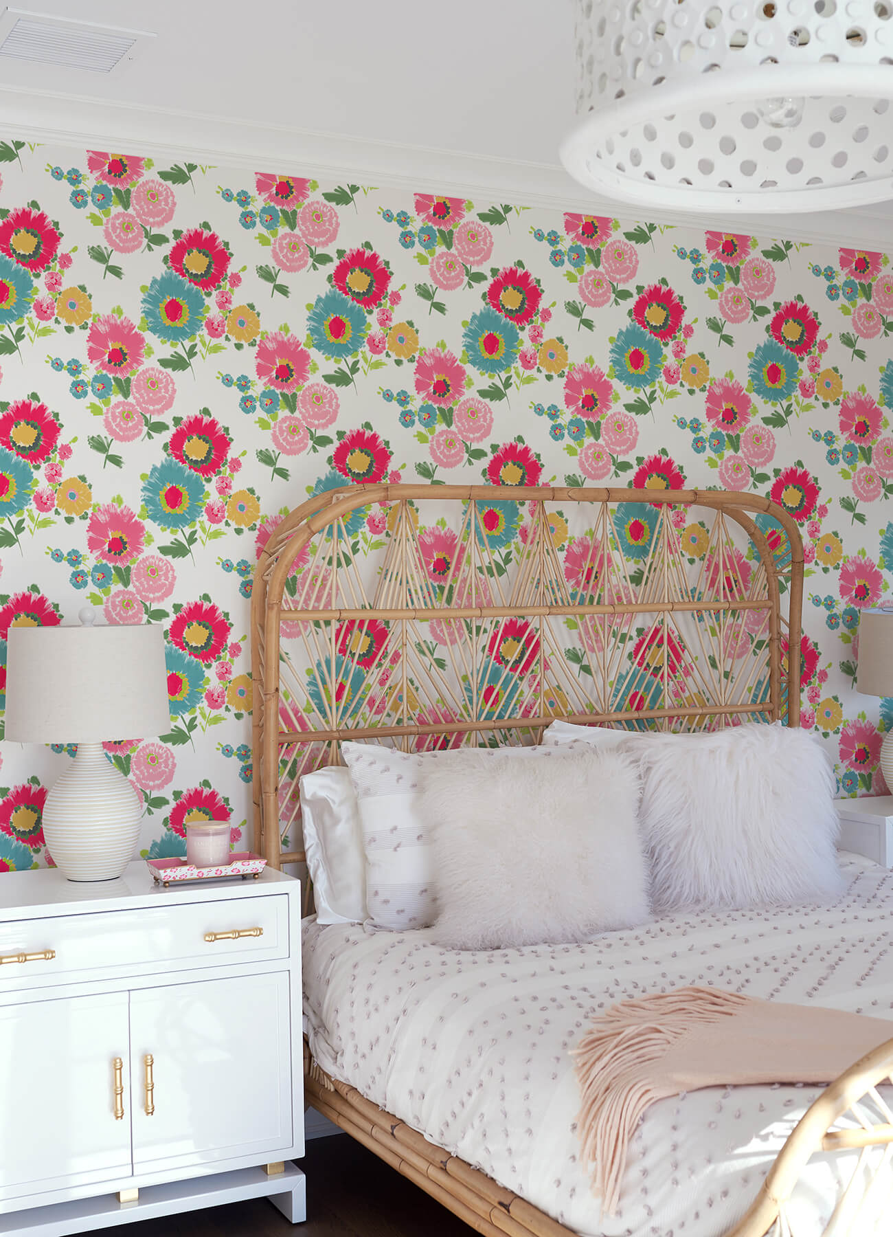 essie-pink-painterly-floral-wallpaper-york-wallcoverings-4081-26326 - York Wallcoverings Papel pintado