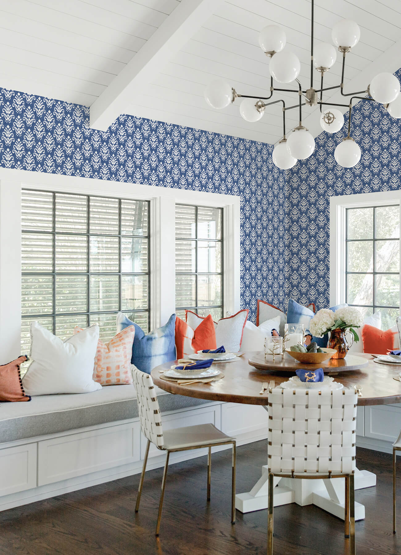 keaton-blue-medallion-wallpaper-york-wallcoverings-4081-26329 - York Wallcoverings Papel pintado