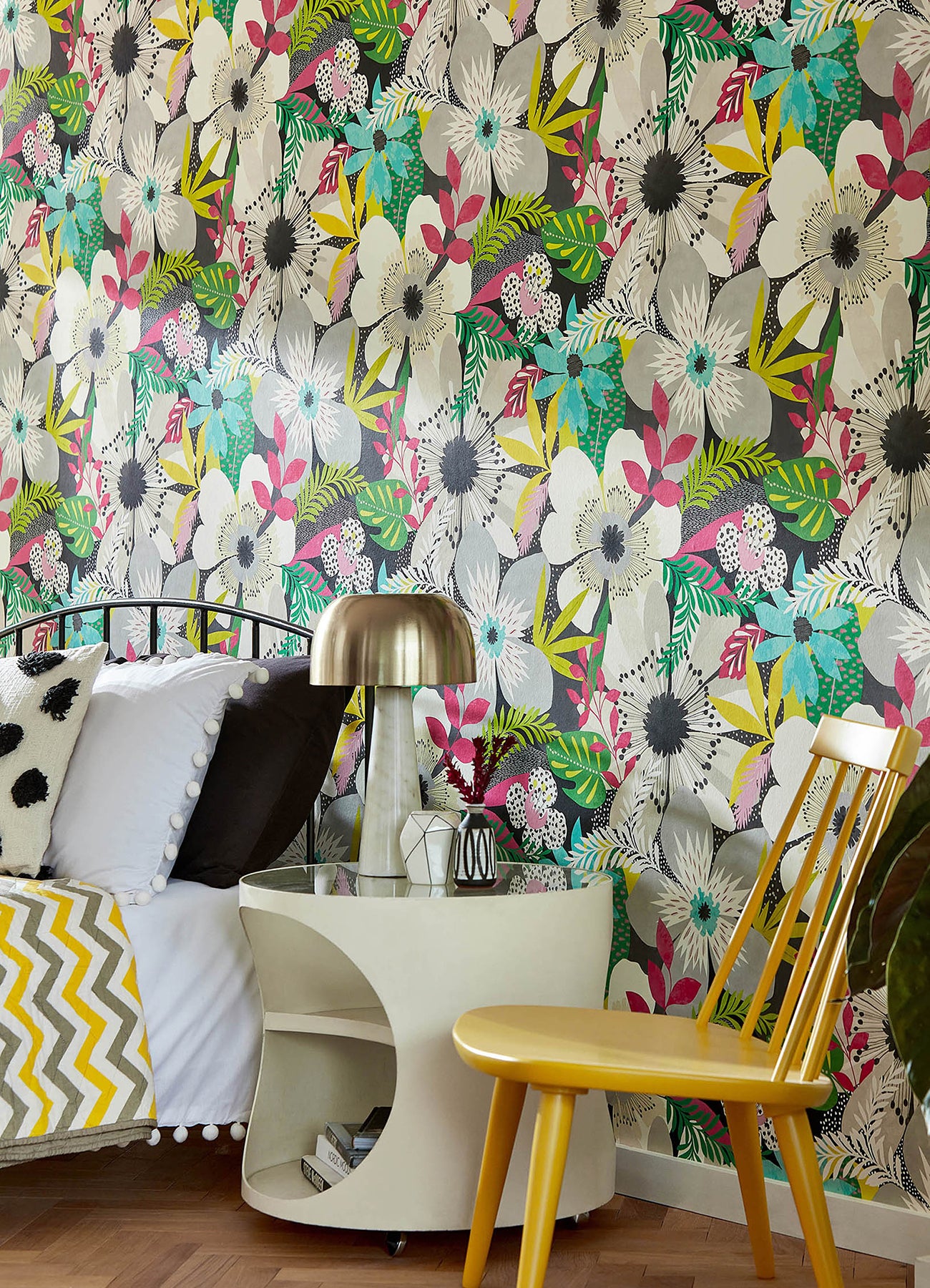 janis-charcoal-floral-riot-wallpaper-york-wallcoverings-cep50101w - York Wallcoverings Papel pintado