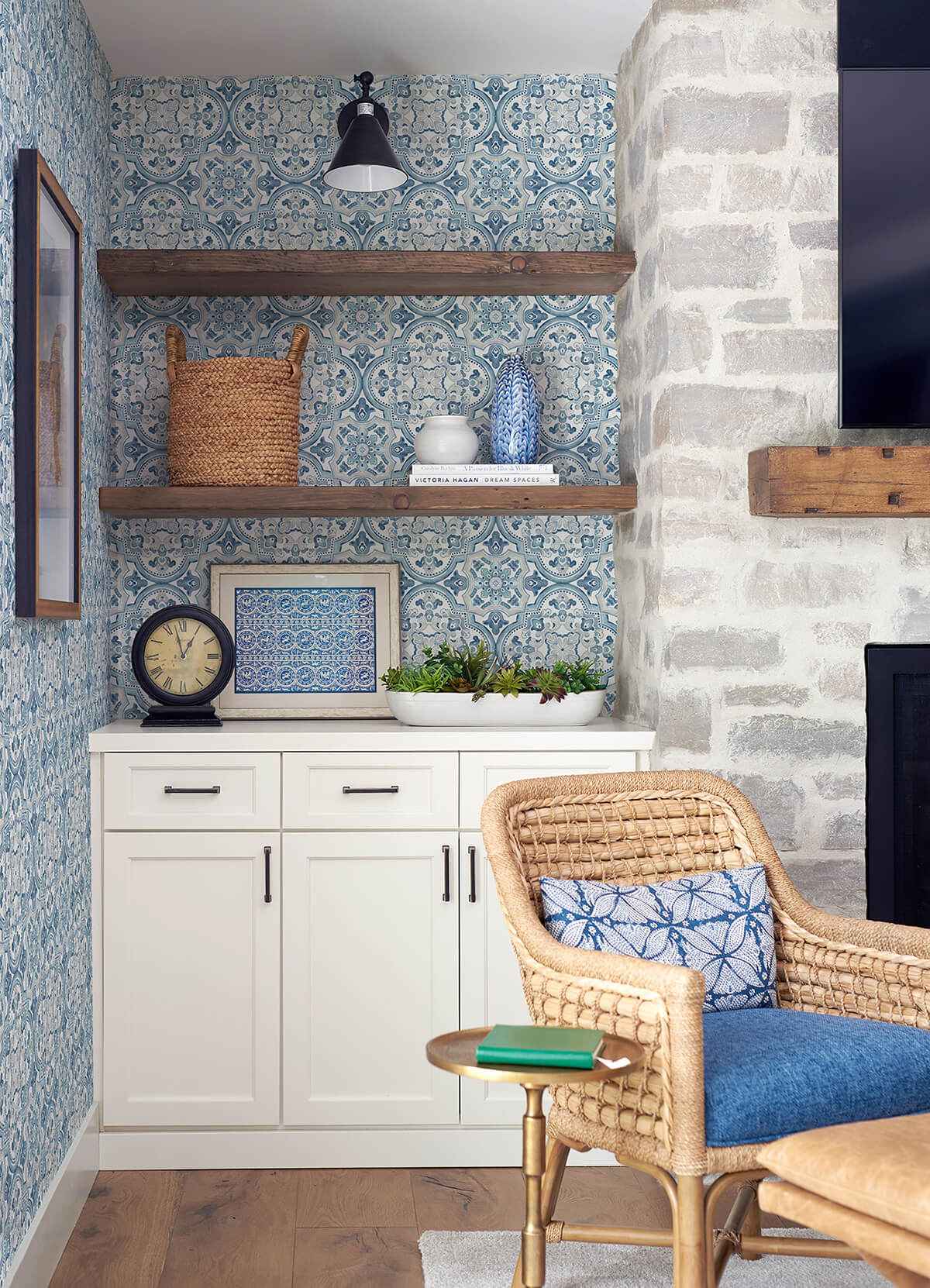 Concord Blue Medallion Wallpaper - York Wallcoverings - 3124-13962 - York Wallcoverings Wallpaper