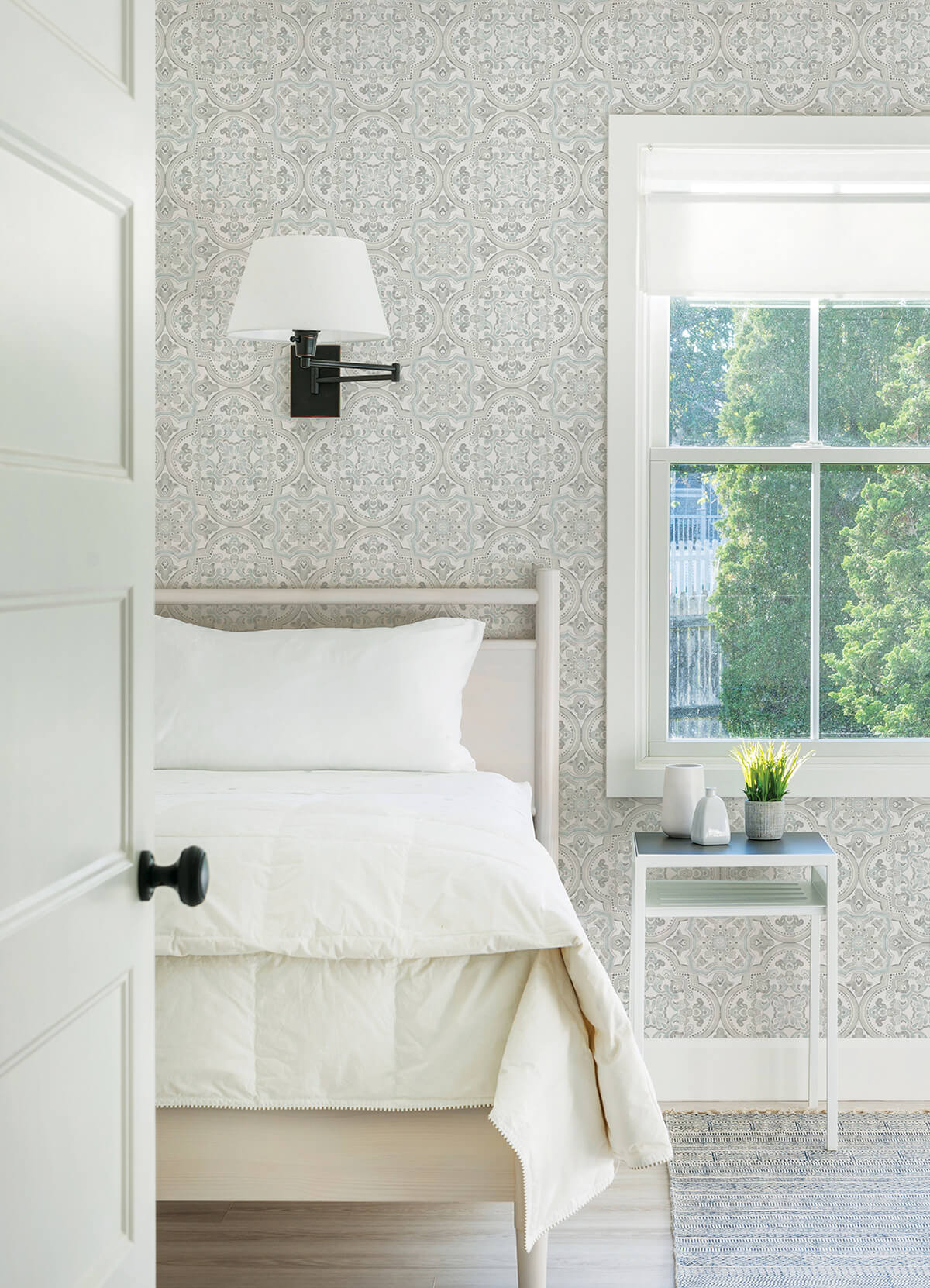 concord-aqua-medallion-wallpaper-york-wallcoverings-3124-13963 - York Wallcoverings Wallpaper