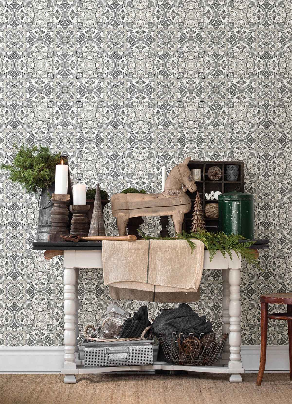 Concord Black Medallion Wallpaper - York Wallcoverings - 3124-13964 - York Wallcoverings Wallpaper