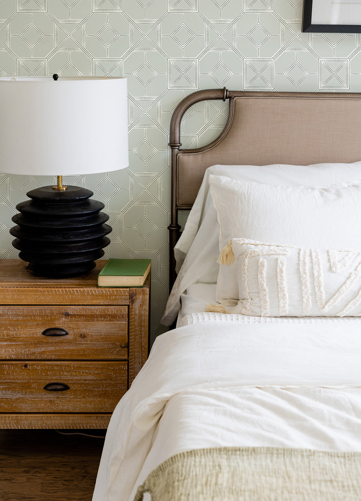 livia-grey-trellis-wallpaper-york-wallcoverings-4014-26412