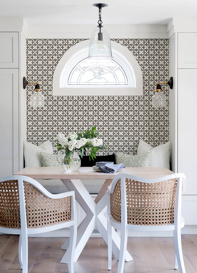 remy-black-fleur-tile-wallpaper-york-wallcoverings-4072-70032 - York Wallcoverings Papel pintado