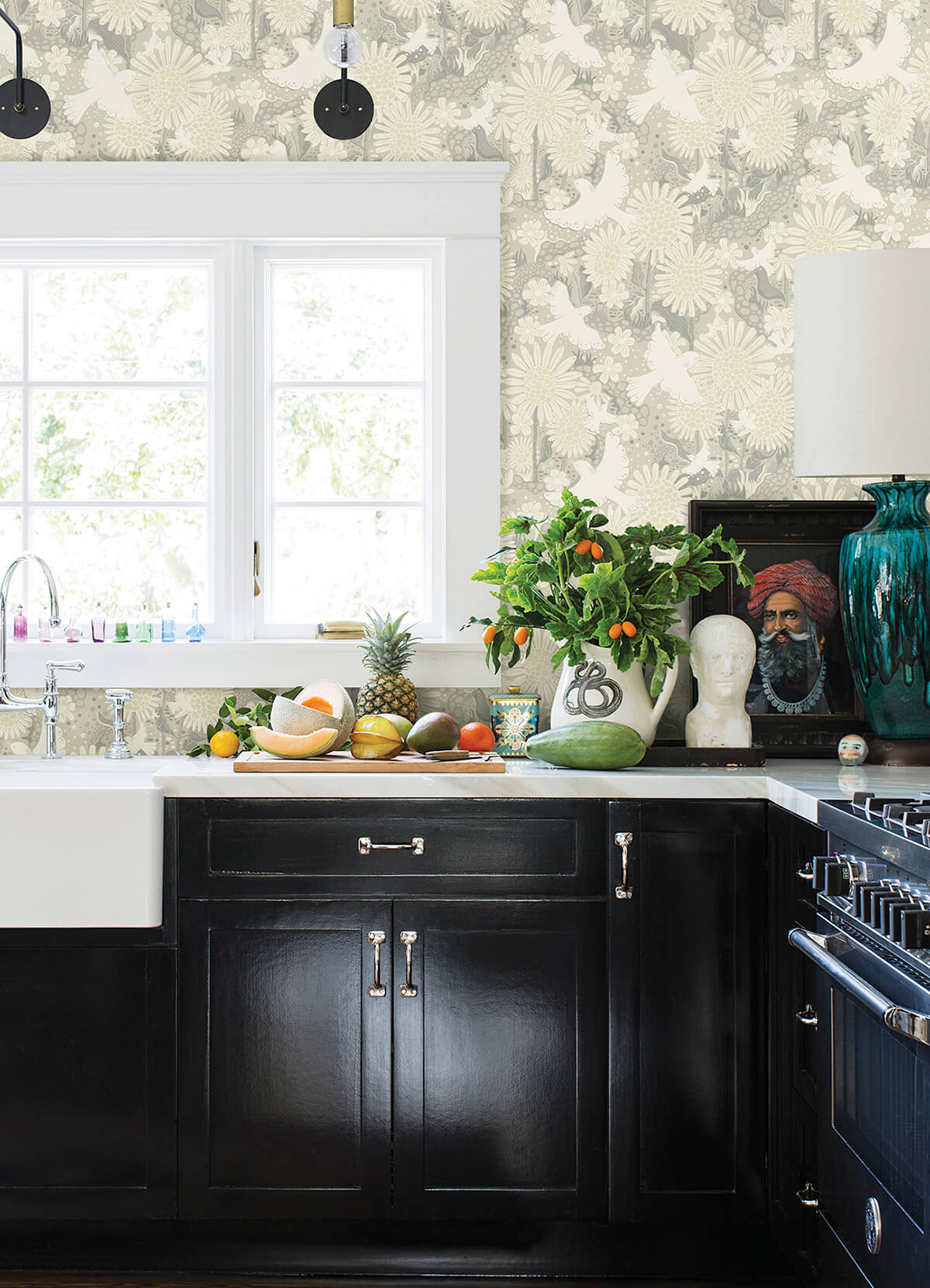 drmma-light-grey-songbirds-and-sunflowers-wallpaper-york-wallcoverings-4111-63011 - York Wallcoverings Papel pintado