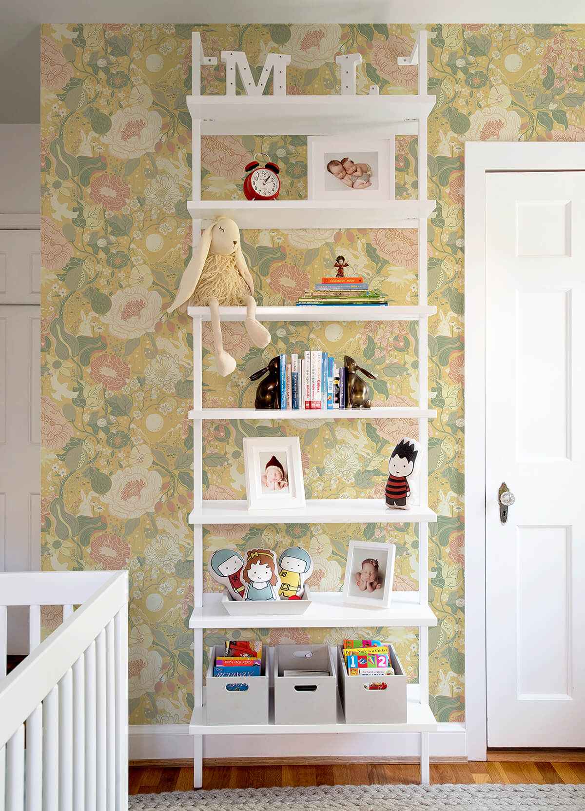 Växa Butter Rabbits & Rosehips Wallpaper - York Wallcoverings - 4111-63014 - York Wallcoverings Wallpaper