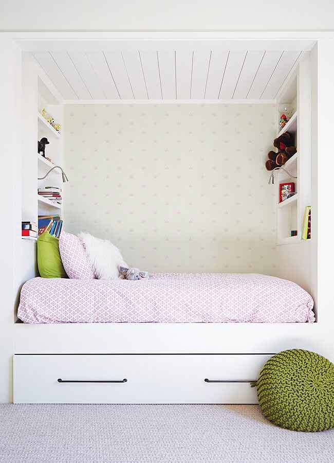 Bea Light Pink Crowns Wallpaper - York Wallcoverings - 4060-347702 - York Wallcoverings Wallpaper