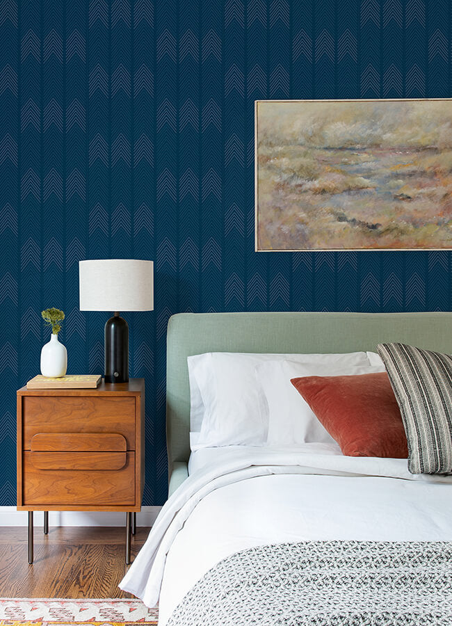 nyle-dark-blue-chevron-stripes-wallpaper-york-wallcoverings-4066-26526 - York Wallcoverings Papel pintado