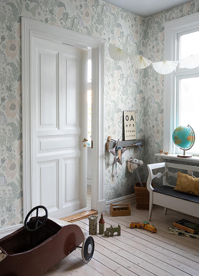 anemone-light-grey-floral-wallpaper-york-wallcoverings-4080-33000 - York Wallcoverings Wallpaper