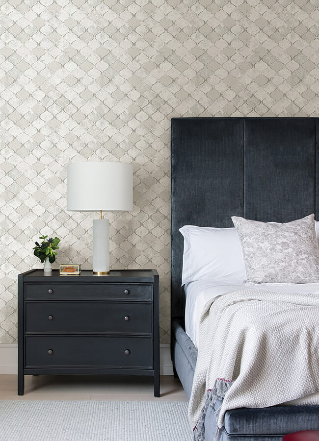 pilak-silver-ogee-tile-wallpaper-york-wallcoverings-4105-86608 - York Wallcoverings Papel pintado