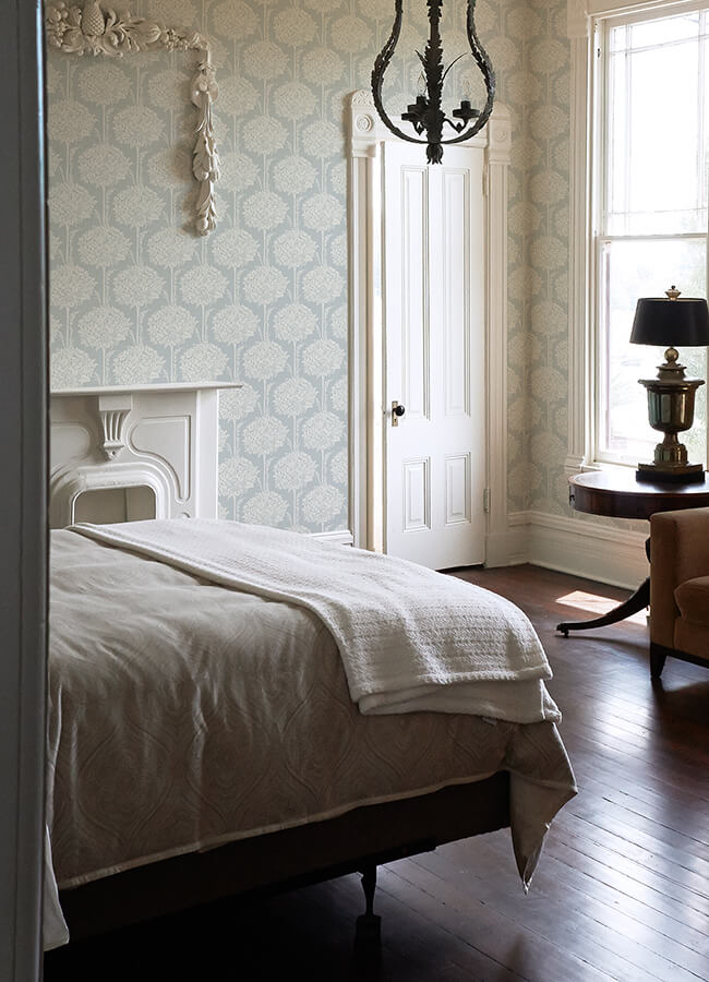 zaria-light-blue-topiary-wallpaper-york-wallcoverings-4074-26622 - York Wallcoverings Papel pintado