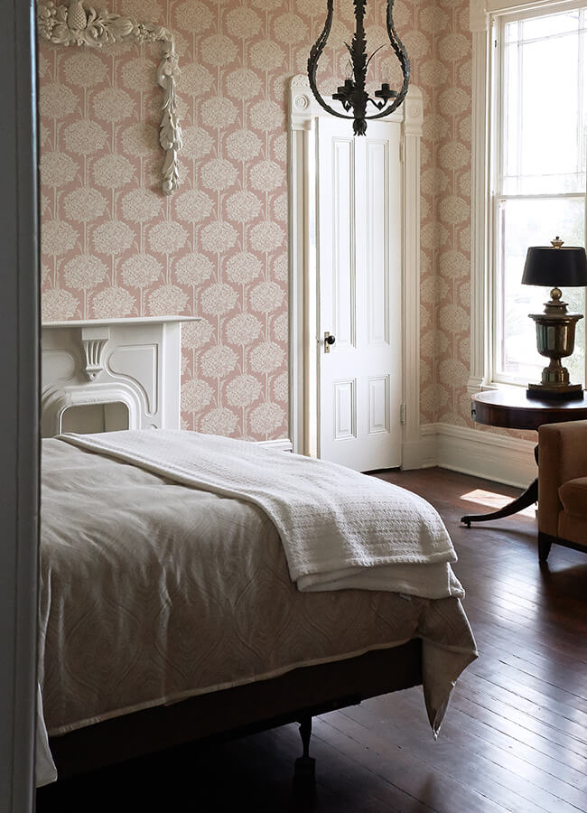 zaria-apricot-topiary-wallpaper-york-wallcoverings-4074-26624 - York Wallcoverings Papel pintado