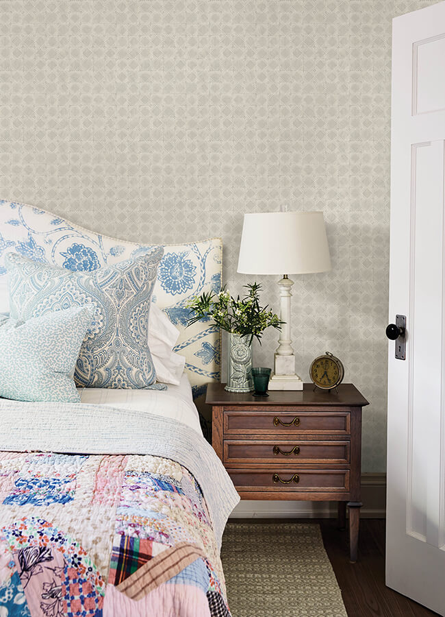button-block-light-grey-geometric-wallpaper-york-wallcoverings-3125-72309 - York Wallcoverings Papel pintado