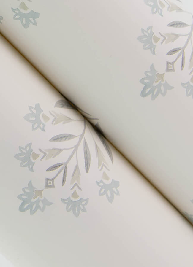 kova-blue-floral-crest-wallpaper-york-wallcoverings-3125-72347 - York Wallcoverings Wallpaper