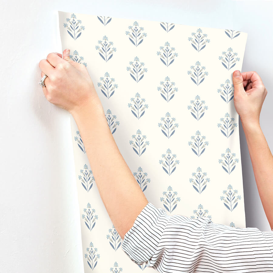 kova-blue-floral-crest-wallpaper-york-wallcoverings-3125-72347 - York Wallcoverings Wallpaper