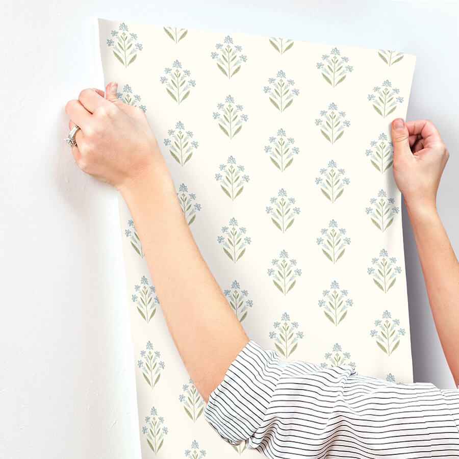 Kova Aquamarine Floral Crest Wallpaper - York Wallcoverings - 3125-72351 - York Wallcoverings Wallpaper