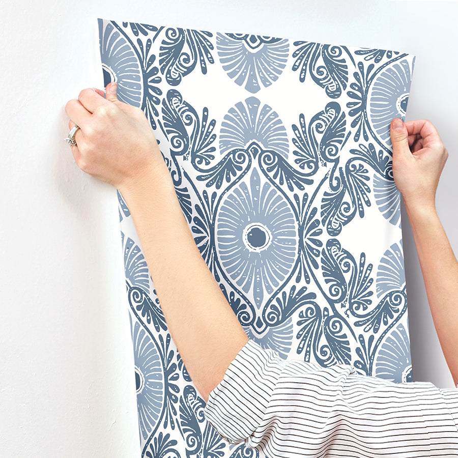 villa-blue-embellished-ogee-wallpaper-york-wallcoverings-4122-72401