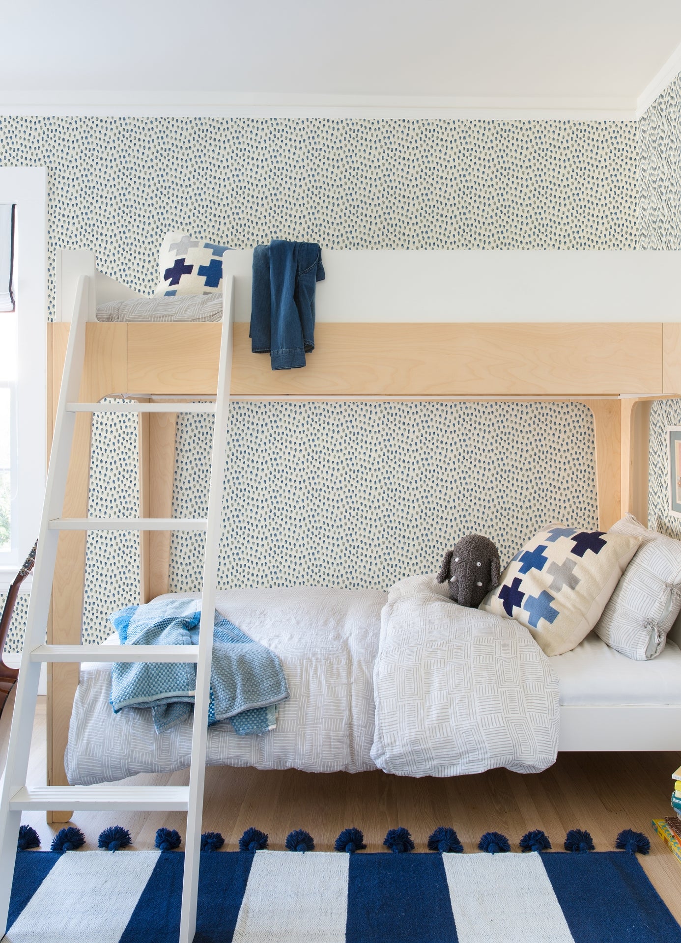 sand-drips-blue-painted-dots-wallpaper-york-wallcoverings-4071-71060