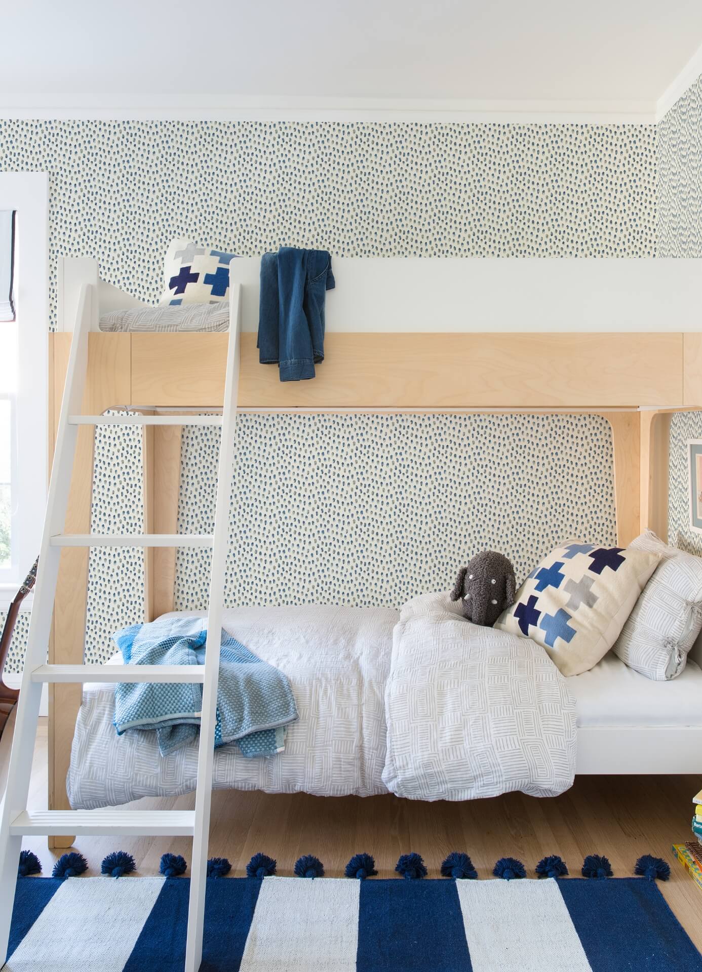 sand-drips-blue-painted-dots-wallpaper-york-wallcoverings-4071-71060 - York Wallcoverings Papel pintado
