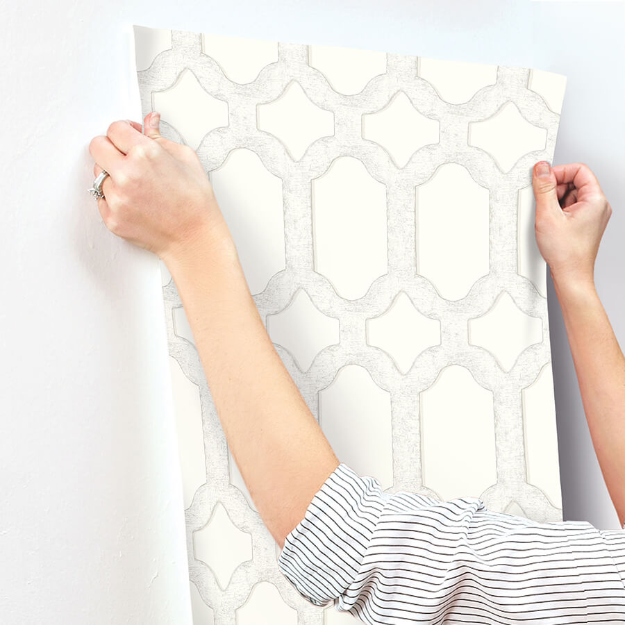 chervil-white-trellis-wallpaper-york-wallcoverings-4134-72542 - York Wallcoverings Wallpaper