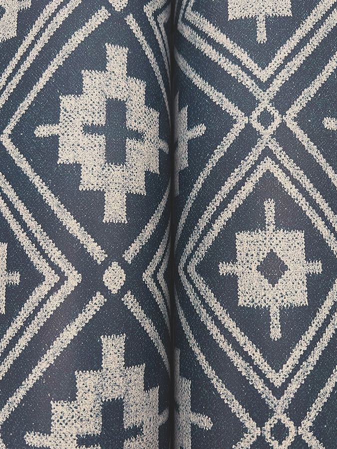 camp-blanket-dark-blue-wallpaper-york-wallcoverings-4142-72657