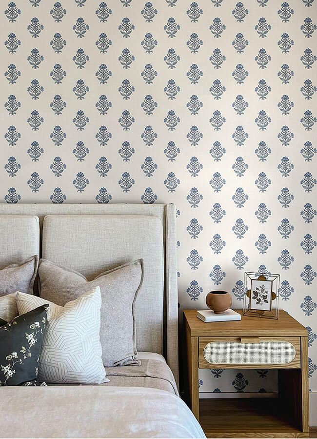 hollyhock-blue-floral-crest-wallpaper-york-wallcoverings-4148-27417 - York Wallcoverings Papel pintado