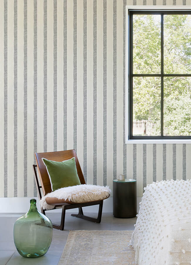 mandevilla-black-vine-stripe-wallpaper-york-wallcoverings-4148-27426 - York Wallcoverings Papel pintado