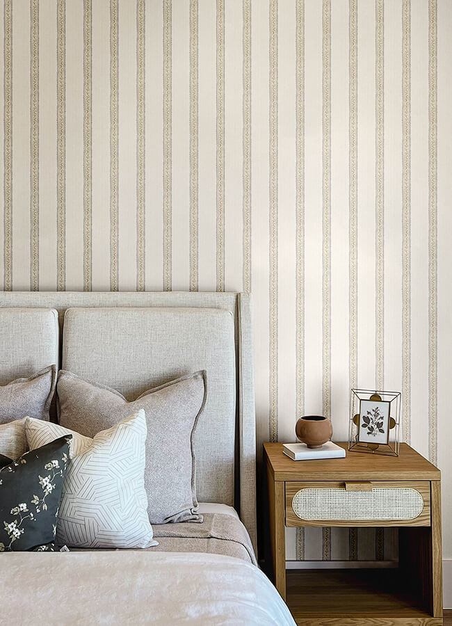 mandevilla-honey-vine-stripe-wallpaper-york-wallcoverings-4148-27430 - York Wallcoverings Papel pintado
