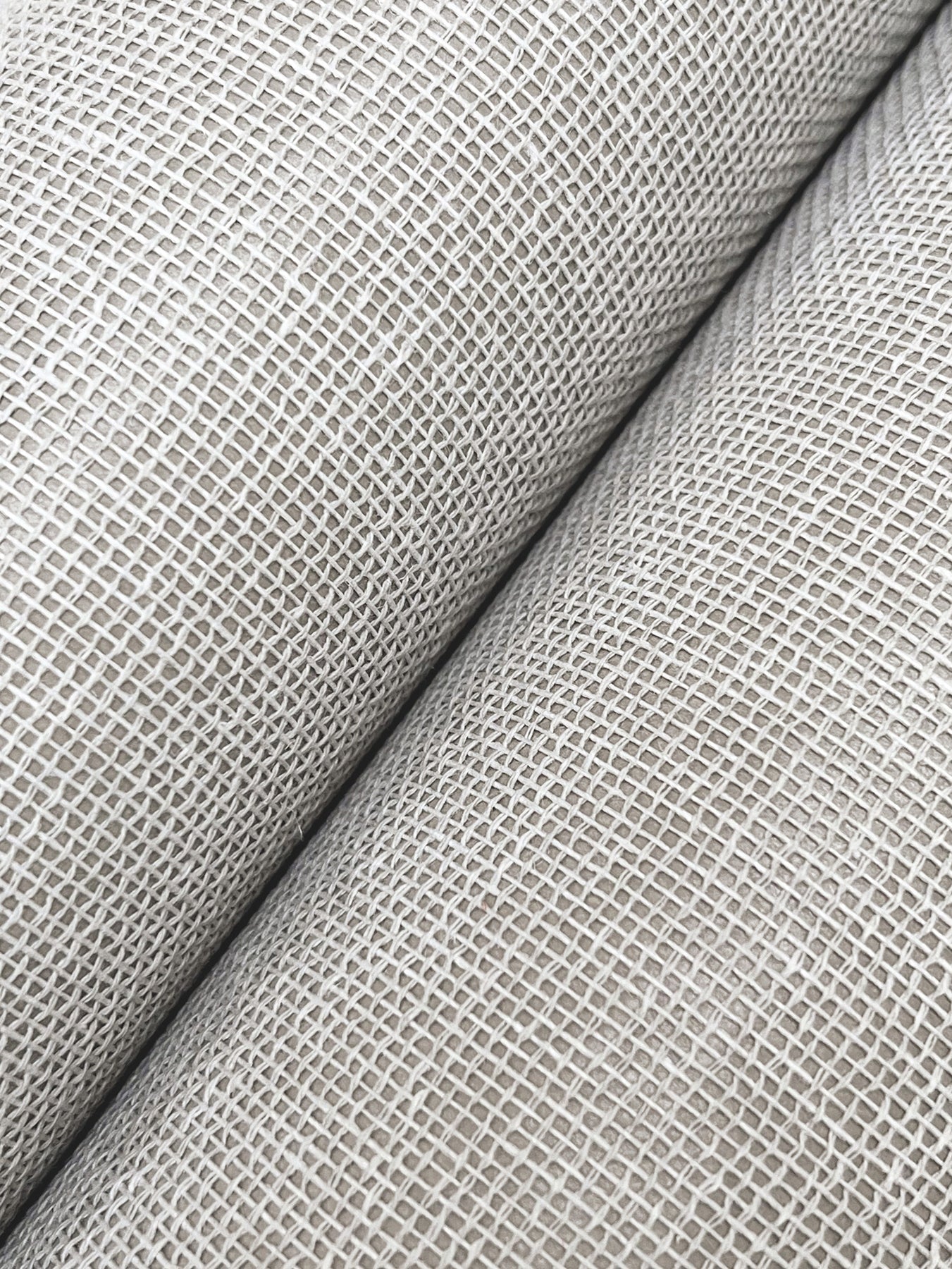 huri-wallpaper-grey-york-wallcoverings-mx9602