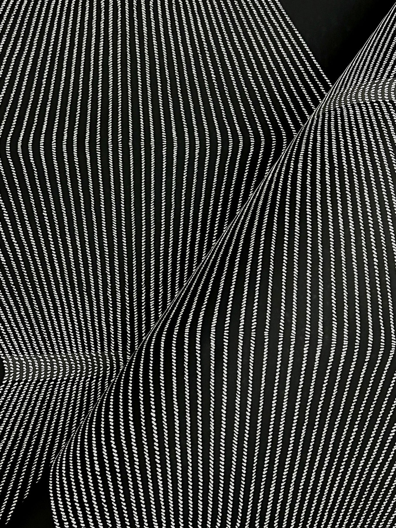 diamond-legacy-wallpaper-black-york-wallcoverings-mx9631