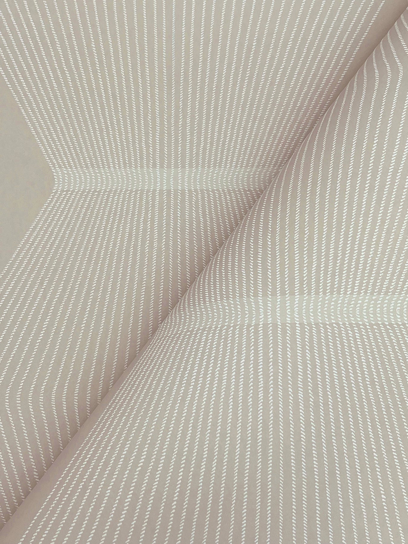 diamond-legacy-wallpaper-taupe-york-wallcoverings-mx9632