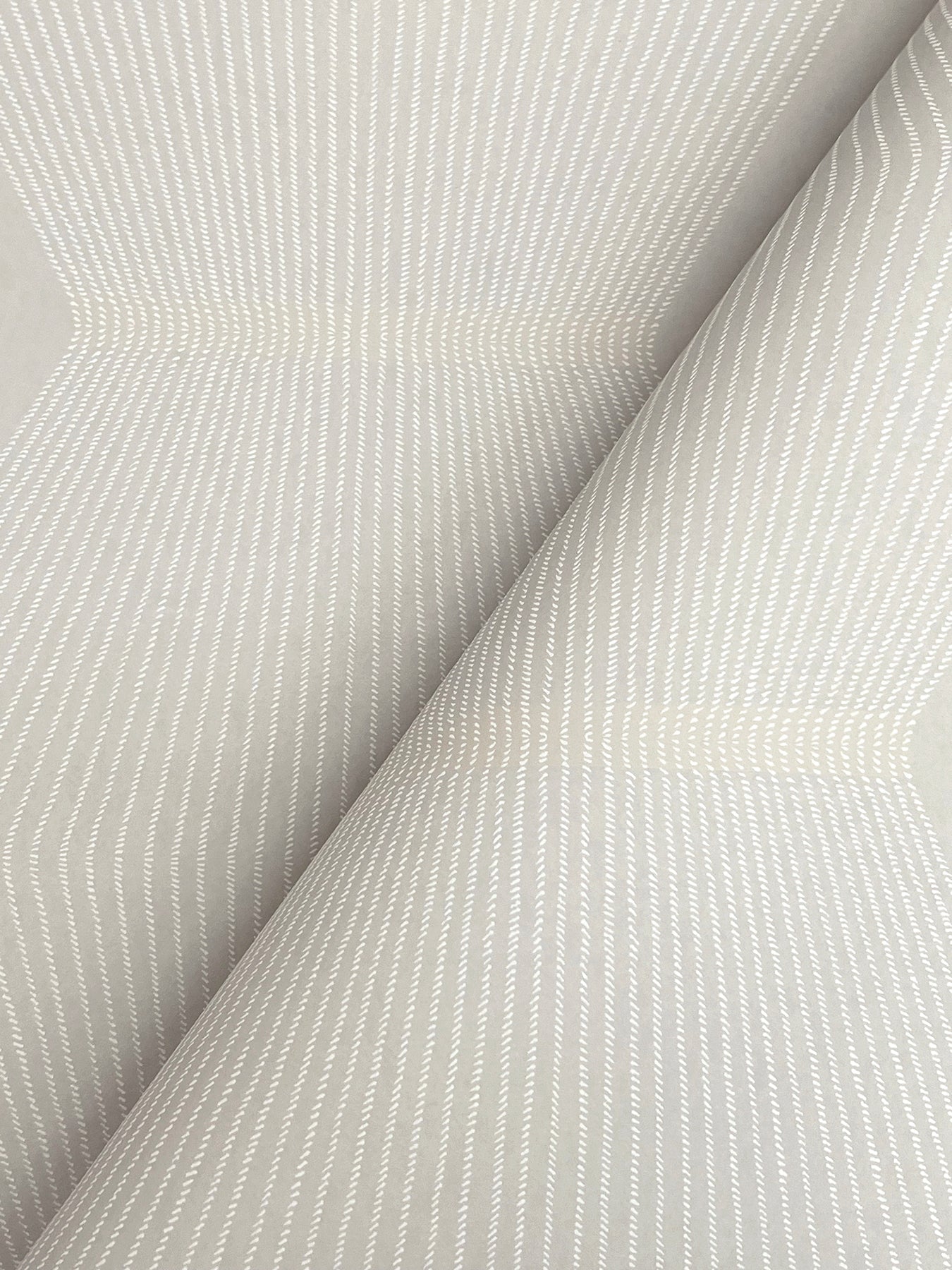 diamond-legacy-wallpaper-soft-grey-york-wallcoverings-mx9633