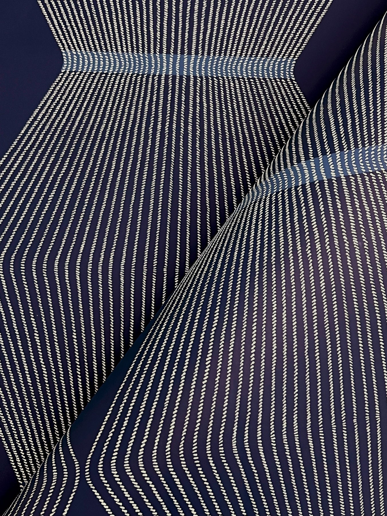 diamond-legacy-wallpaper-navy-york-wallcoverings-mx9635