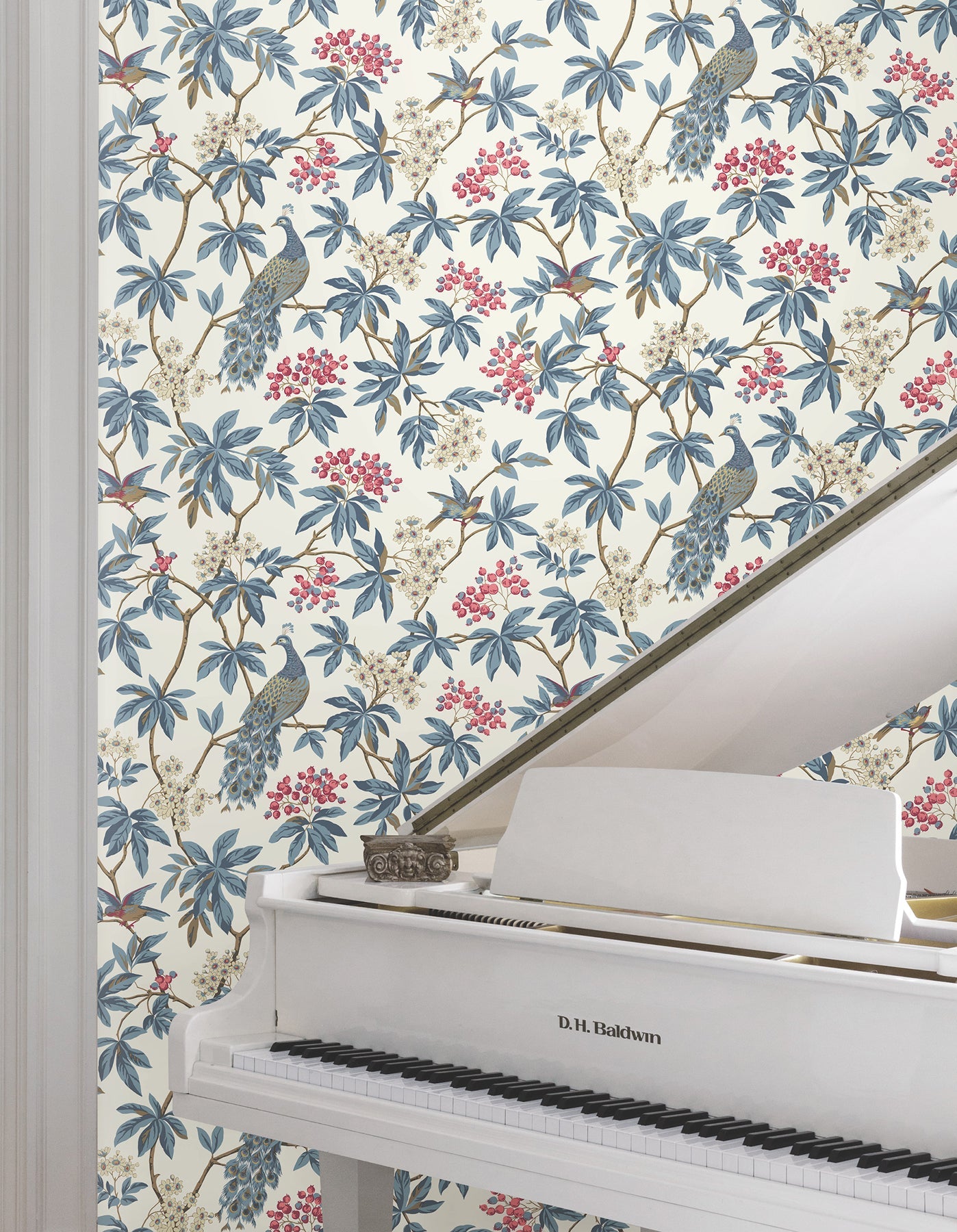 peacock-estate-wallpaper-white-york-wallcoverings-mx9666