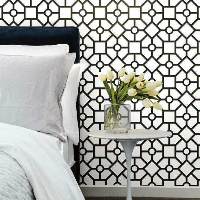 hedgerow-trellis-premium-peel-stick-wallpaper-black-gold-york-wallcoverings-psw1028rl